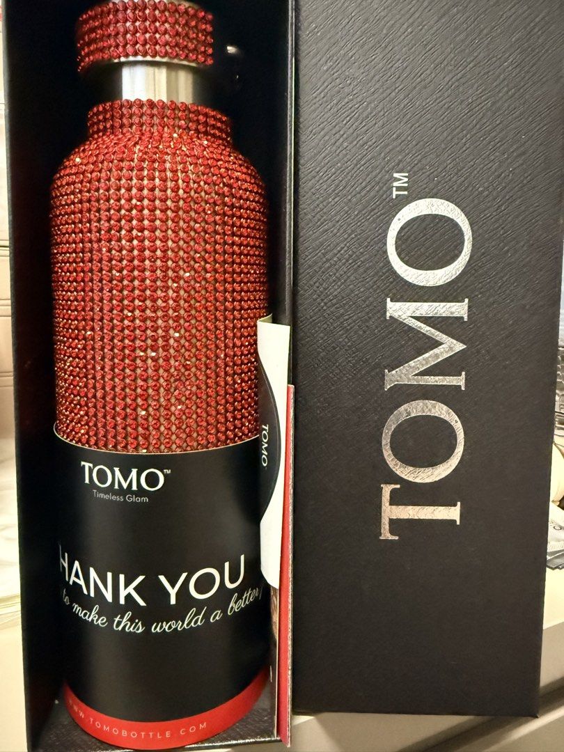Tomo Ruby Red Crystal Water Bottle 750ml462876665112186883
