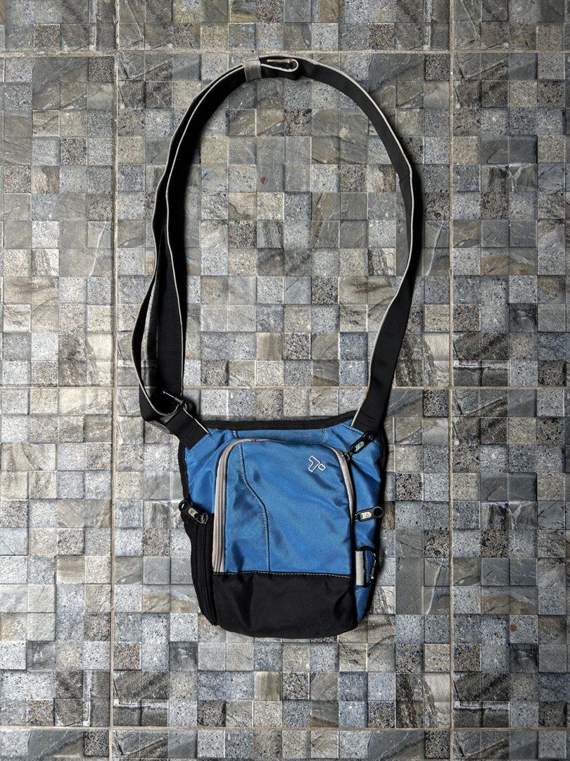 Travelon Anti-Theft React Small Crossbody (Category: Sling Bags) located in Quezon City. Submitted by commonwealthpickerph (Listing ID 1439667242, Image 1). Description: Travelon Anti-Theft React Small Crossbody - 8.5 width // 10 length - in good condition - has sign of used - no major issues - check pic to see details and issue .