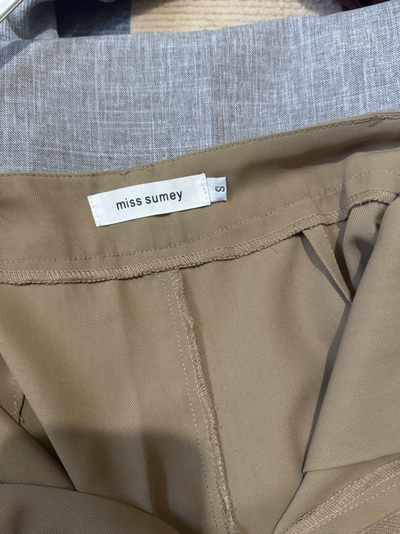Trouser Pants (Category: Other Bottoms) located in Angono. Submitted by gentlyadoredstuff (Listing ID 1439803828, Image 3). Description: - Size: Small - Location: Antipolo City.