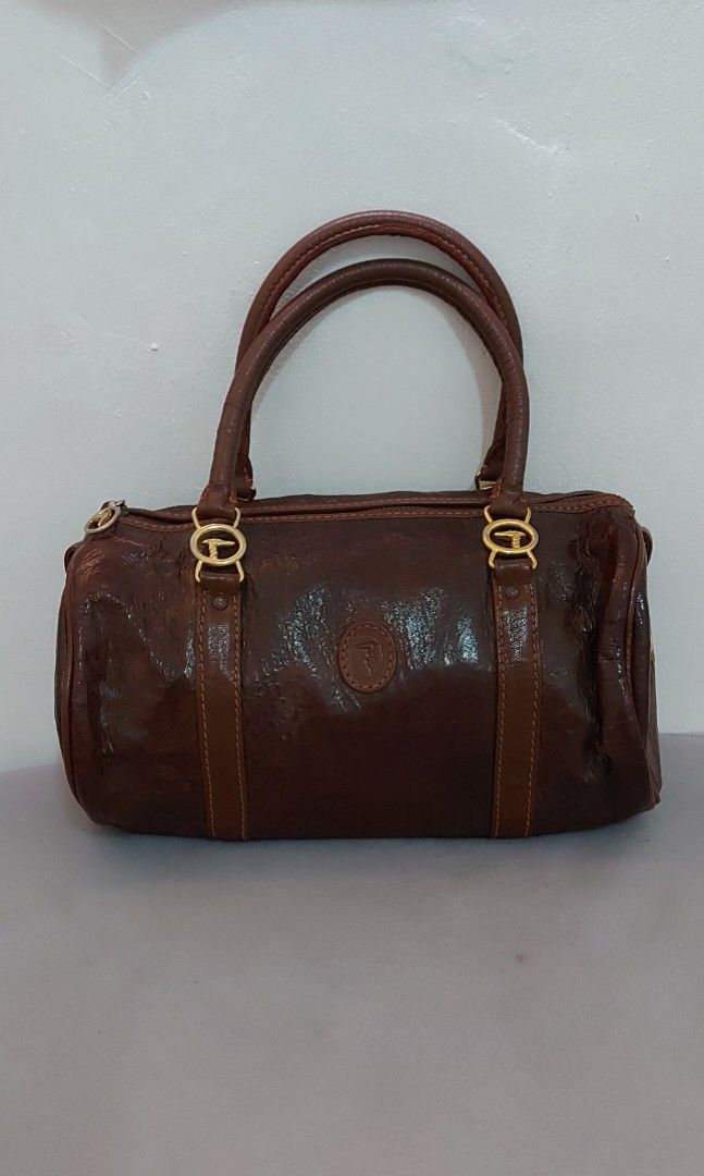 Trussardi vintage barel bag (Category: Tote Bags) located in Quezon City. Submitted by threetwotwo2ndaccount (Listing ID 1439609989, Image 1). Description: trussardi barrel bag no inclusion from japan bawal.sa maselan bawal sa barat.