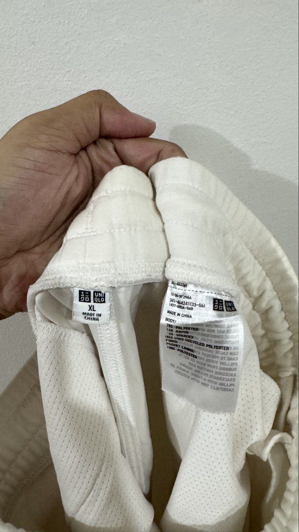 Uniqlo Jogger Pants XL (Category: Joggers) located in Manila. Submitted by eddy_ramos (Listing ID 1439683512, Image 3). Description: - Uniqlo Jogger Pants - Size: XL - Color: Neutral - Material: Polyester/Spandex blend - Features: Elastic waistband and cuffs, two side pockets, one back pocket - Style: Lightweight, casual wear.