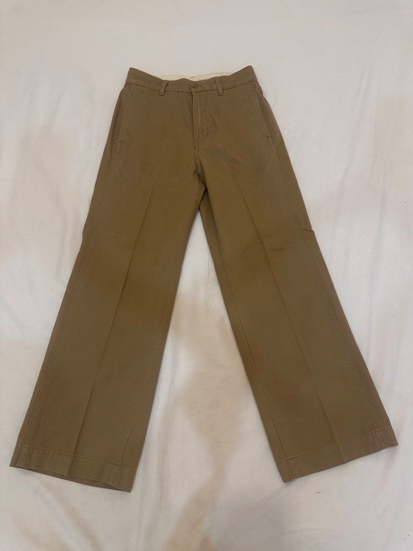 Uniqlo Khaki / Brown Pants (Category: Other Bottoms) located in Quezon City. Submitted by insidecloset.c (Listing ID 1439785403, Image 2). Description: - Uniqlo Khaki/Brown Pants - Wide leg design - Waist: 58cm - Hip: 85cm - Material: 100% Cotton (lining).