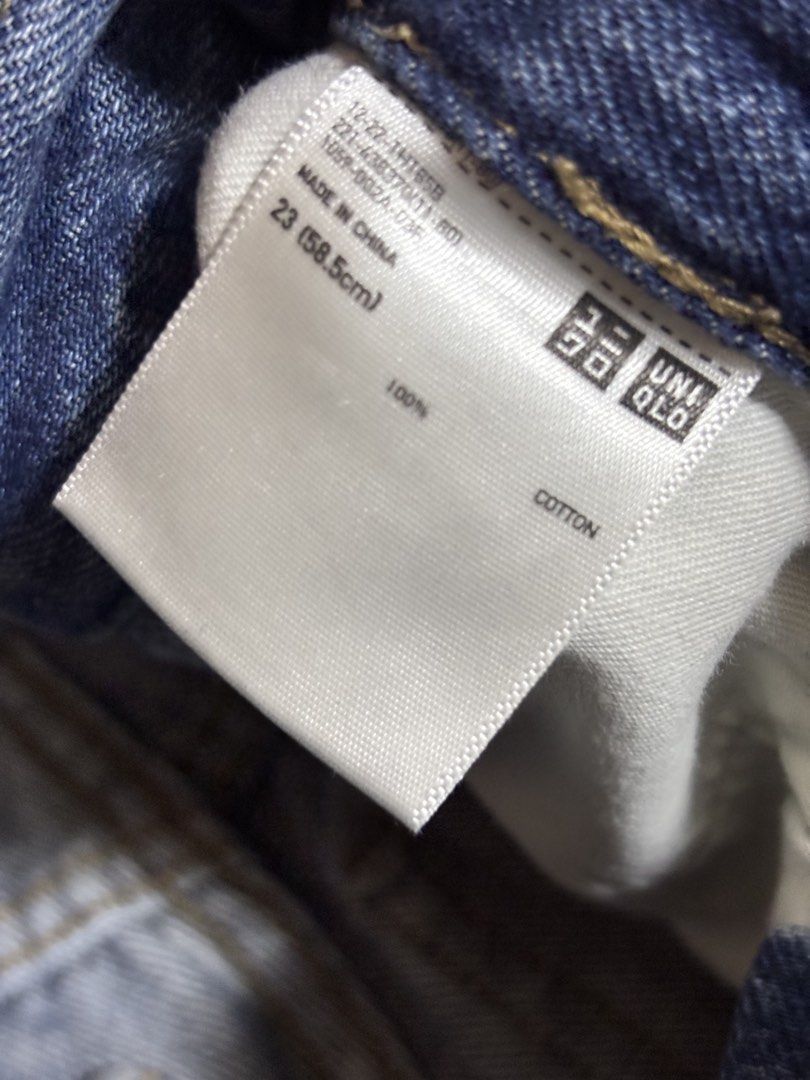 Uniqlo Straight Leg Jeans (Category: Jeans) located in Rizal. Submitted by chrclm (Listing ID 1439781019, Image 3). Description: Super nice straight leg jeans! 🥹 Fits waist 24 :) Dark denim color.