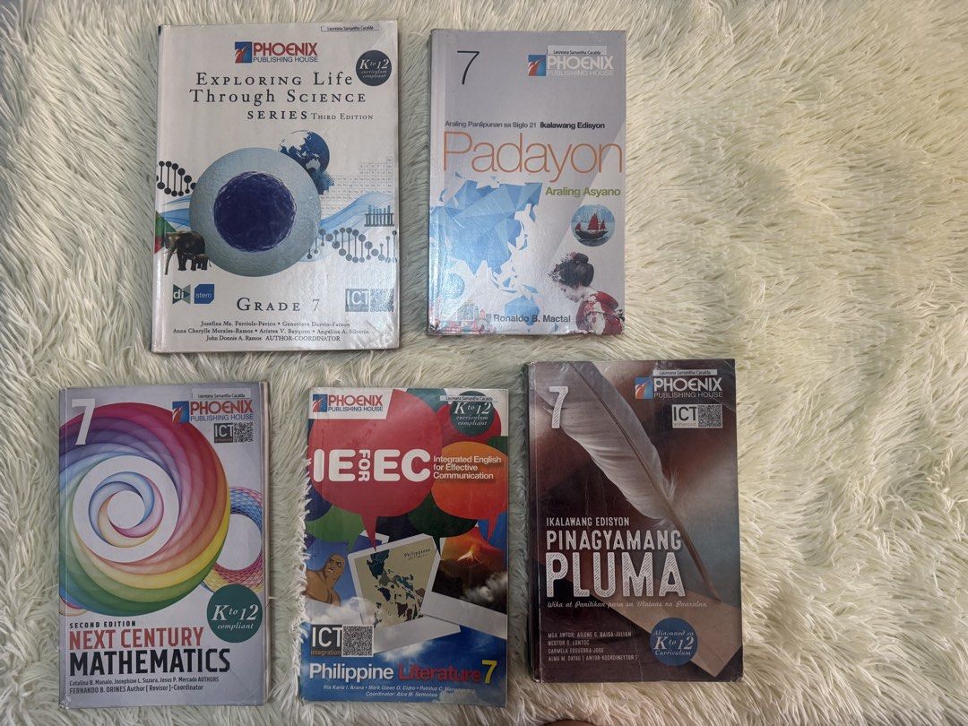 Used Books Grade 7 to 9 (Category: Textbooks) located in Las Pinas. Submitted by Le.Pattie.Luxe (Listing ID 1439652224, Image 2). Description: Pre-loved books from Elizabeth Seton School 📔𝐏𝐡𝐩 𝟑𝟎𝟎 𝐄𝐀𝐂𝐇📔 📕Grade 9 • Exploring Life Through Science Series • E-Math Worktext in Mathematics • Global Times Living History Ekonomiks • Integrated English for Effective Communication • Pinagyamang Pluma 📗Grade 8 • Exploring Life Through Science S