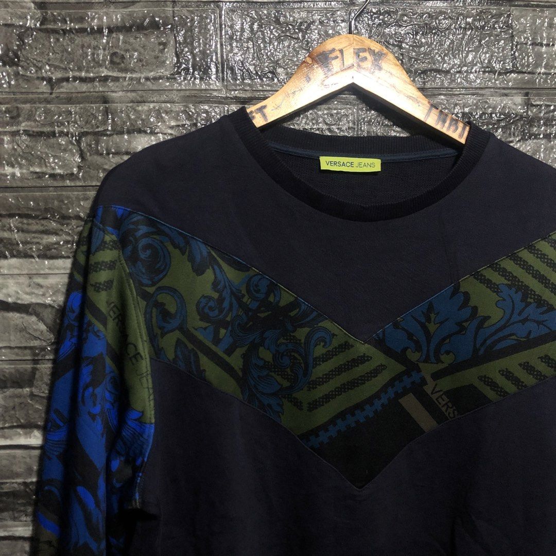 Versace Jeans Couture Sweatshirt (Category: Luxury Apparel) located in Manila. Submitted by flex_curation (Listing ID 1439764295, Image 2). Description: 22.5x27 IN VERY GOOD CONDITION AND IN PRESENTABLE CONDITION BACOOR CAVITE LOC.