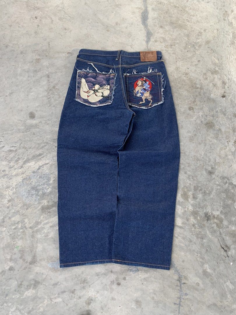 Very Rare! Y2k RMC size 36 (Category: Jeans) located in Gainza. Submitted by _sweetskie (Listing ID 1439624611, Image 1). Description: Rare! RMC Good As New Condition: 10/10 Crispy Waist: 36 Length: 44.5 Thigh: 15 Hem: 10 Flaws: .