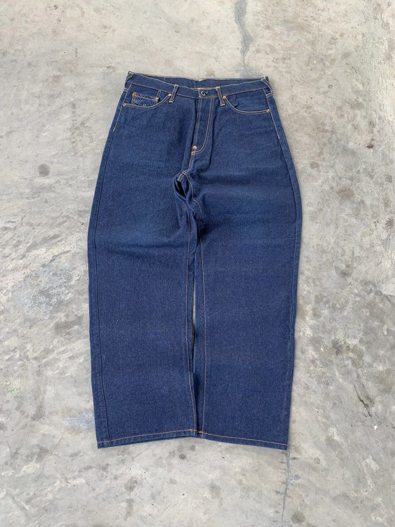 Very Rare! Y2k RMC size 36 (Category: Jeans) located in Gainza. Submitted by _sweetskie (Listing ID 1439624611, Image 2). Description: Rare! RMC Good As New Condition: 10/10 Crispy Waist: 36 Length: 44.5 Thigh: 15 Hem: 10 Flaws: .