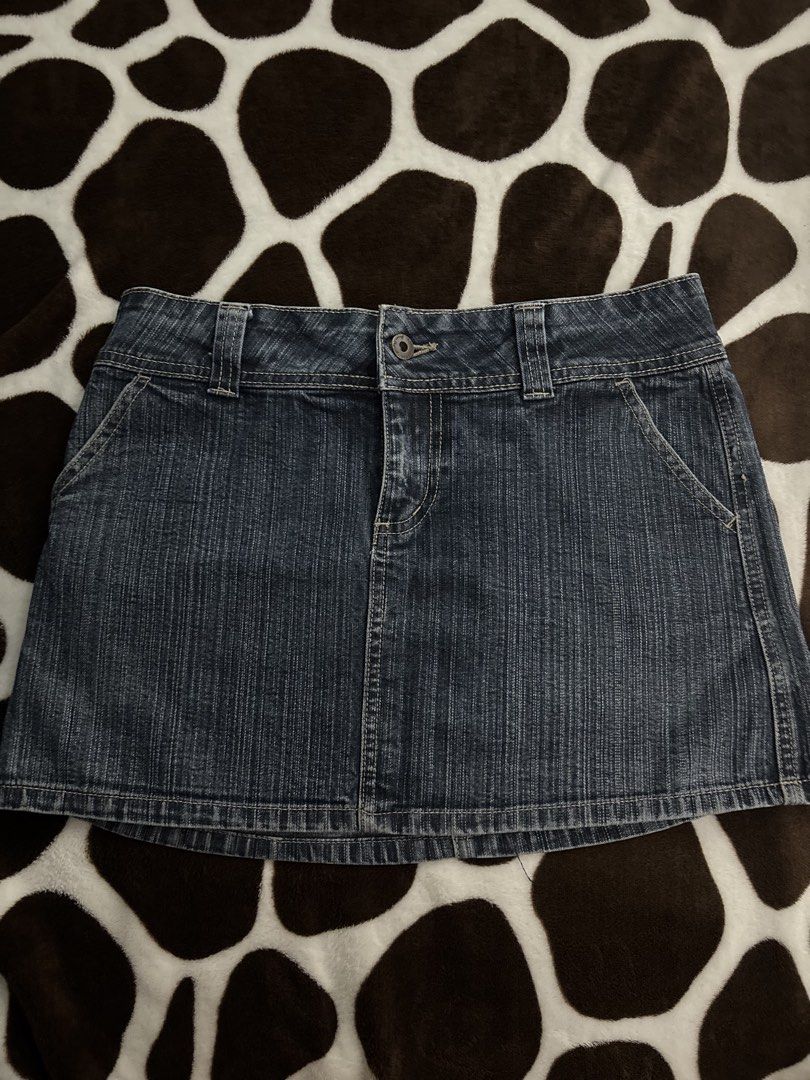 Vintage American Rag Mini Skirt (Category: Skirts) located in General Trias. Submitted by vanikt (Listing ID 1439687065, Image 2). Description: .