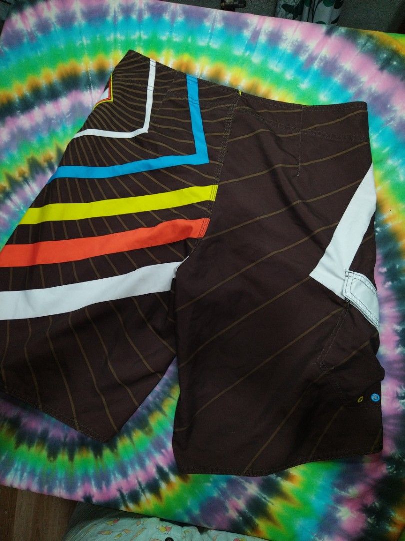 Vintage Billabong board short (Category: Swim Trunks & Board Shorts) located in Davao. Submitted by mltd_0624 (Listing ID 1439783419, Image 3). Description: Vintage Billabong eco-supreme suede Rising sun board short. WAISTLINE 34 INCHES LENGTH 21.5 INCHES EXCELLENT CONDITION (AS NEW) NO ISSUE drop offer. Dm!.