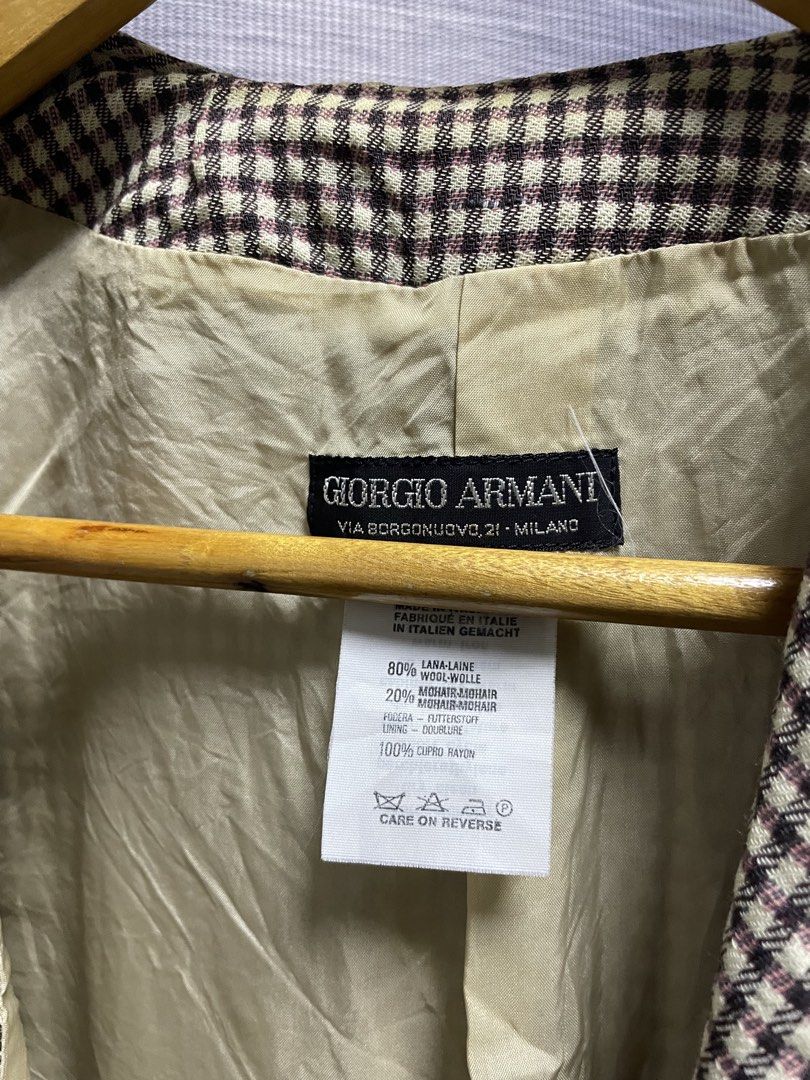 Vintage Giorgio Armani Cropped Blazer (Category: Luxury Apparel) located in Taguig. Submitted by uppcyclee (Listing ID 1439768973, Image 2). Description: Vintage Giorgio Armani Cropped Blazer Size Small-Medium (19.5x21) Good condition Inner stains only .