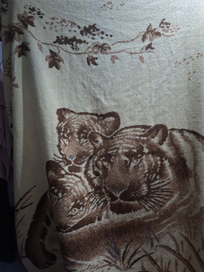 Vintage Korean mink/Tiger blanket (Category: Bedding & Towels) located in Taytay. Submitted by chenology (Listing ID 1439716946, Image 2). Description: 150X200cm.