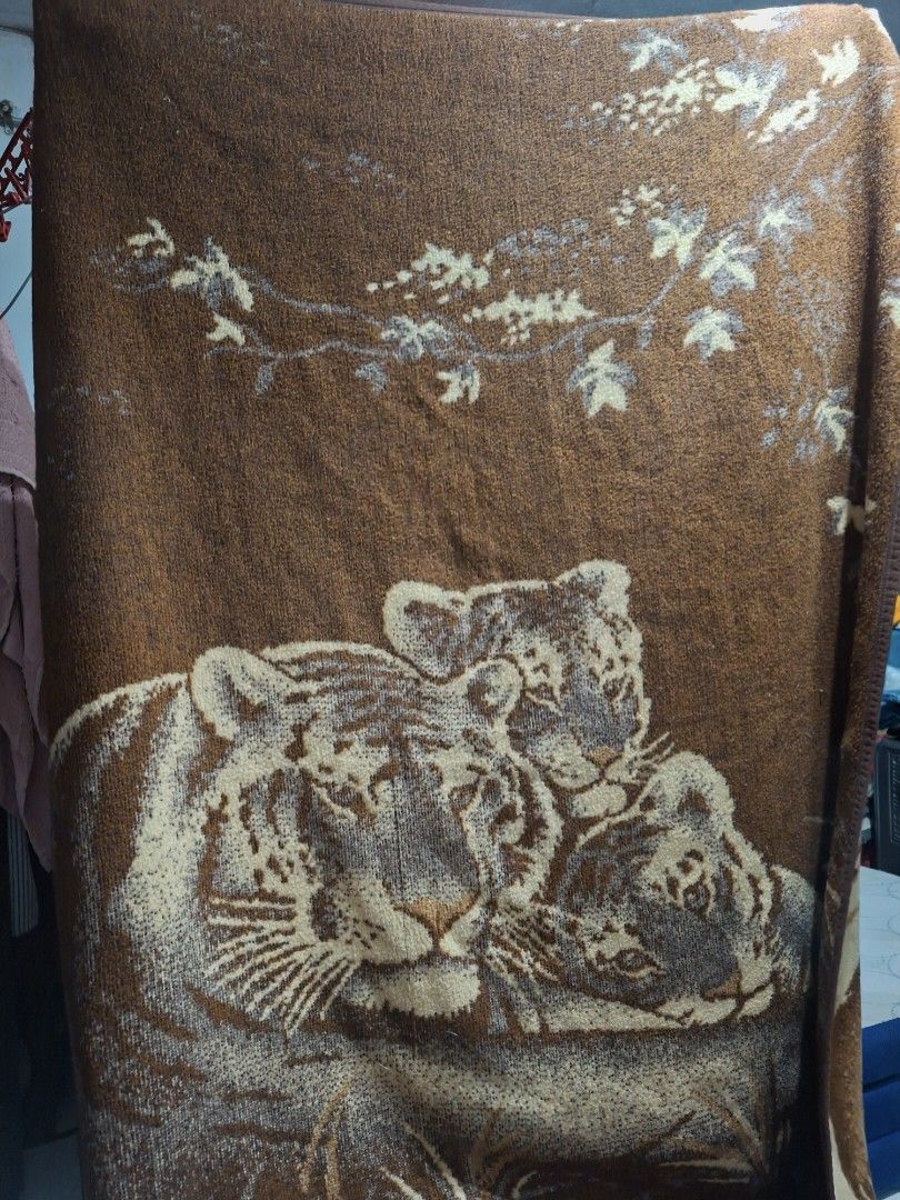 Vintage Korean mink/Tiger blanket (Category: Bedding & Towels) located in Taytay. Submitted by chenology (Listing ID 1439716946, Image 1). Description: 150X200cm.