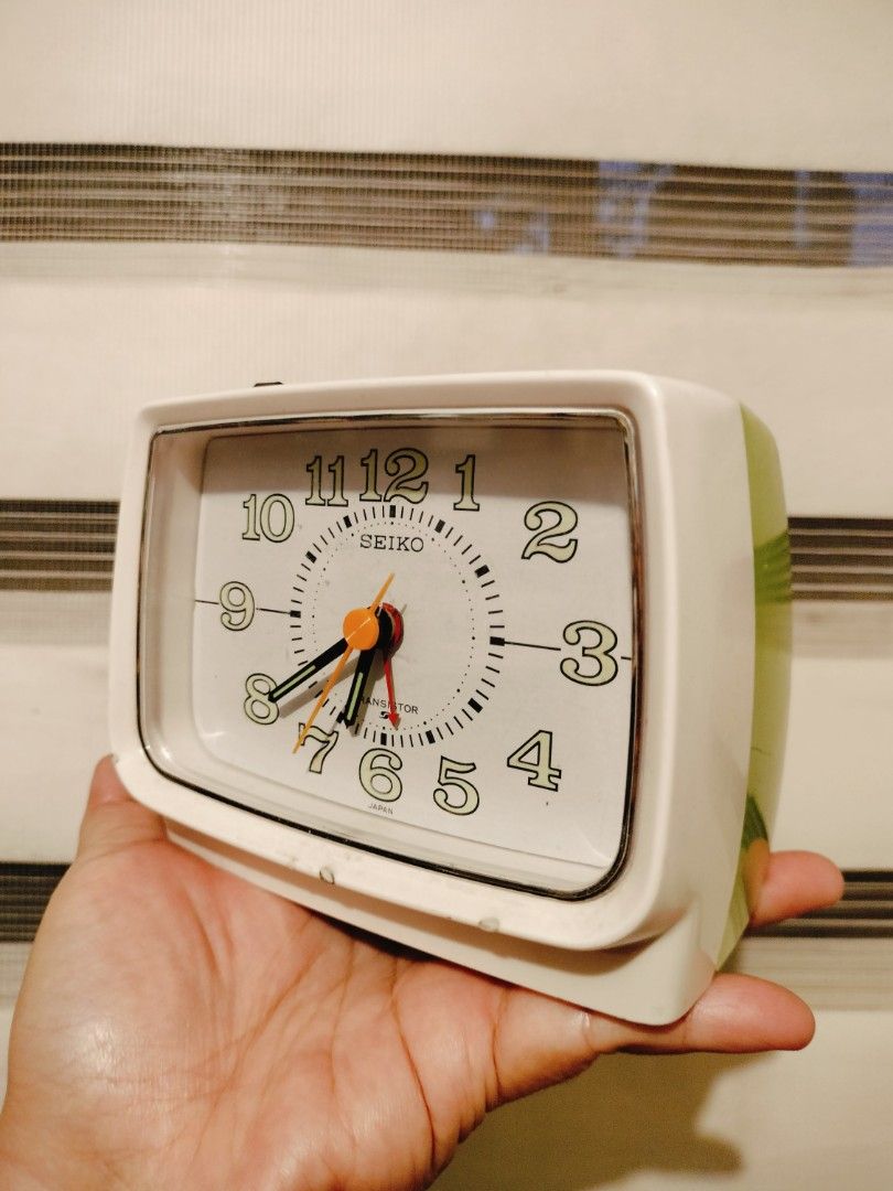 Vintage Seiko Transistor Japan alarm clock (Category: Clocks) located in San Fernando. Submitted by jaimeeyandoc (Listing ID 1439722714, Image 2). Description: Vintage Seiko Transistor Japan alarm clock - working but with slight issue on case but does not affect performance. (see picture) - working but declares as is - powered by 1 pc medium size battery - Pm for video demo. .
