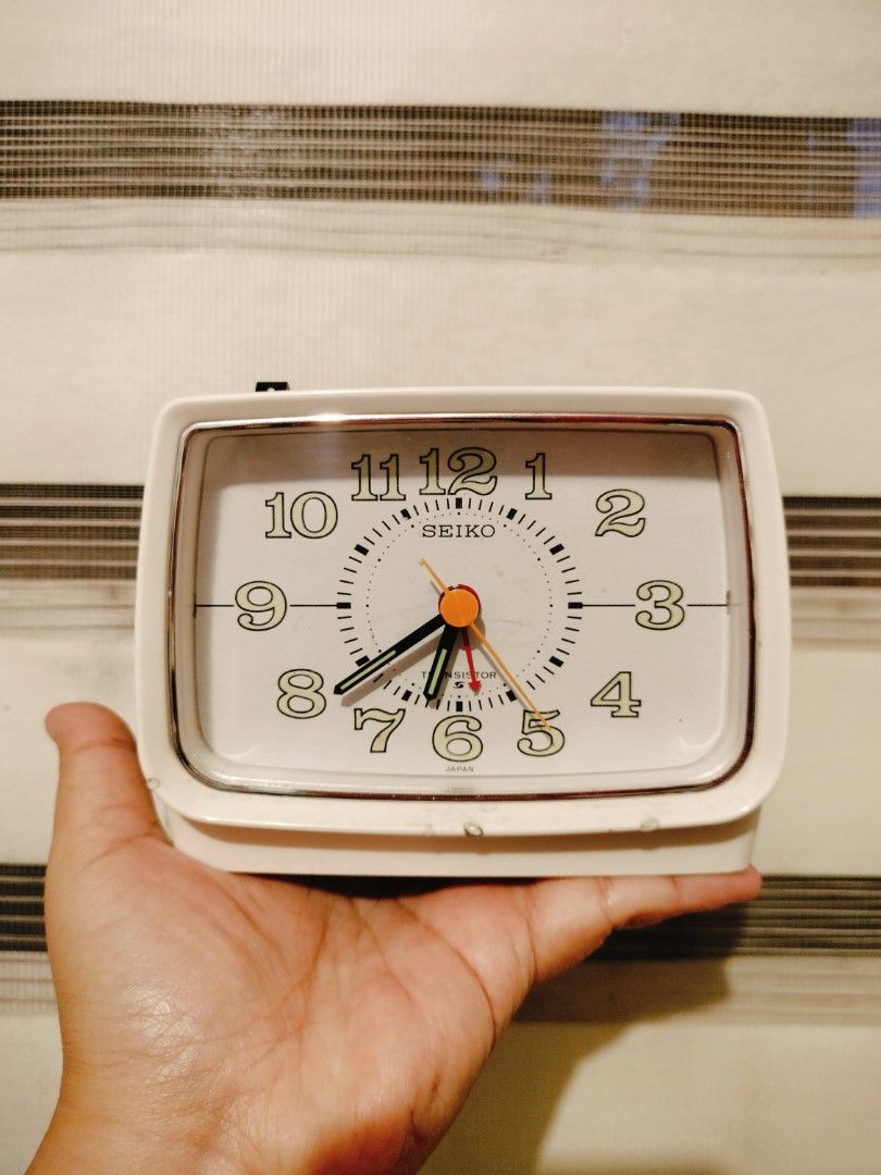 Vintage Seiko Transistor Japan alarm clock (Category: Clocks) located in San Fernando. Submitted by jaimeeyandoc (Listing ID 1439722714, Image 1). Description: Vintage Seiko Transistor Japan alarm clock - working but with slight issue on case but does not affect performance. (see picture) - working but declares as is - powered by 1 pc medium size battery - Pm for video demo. .