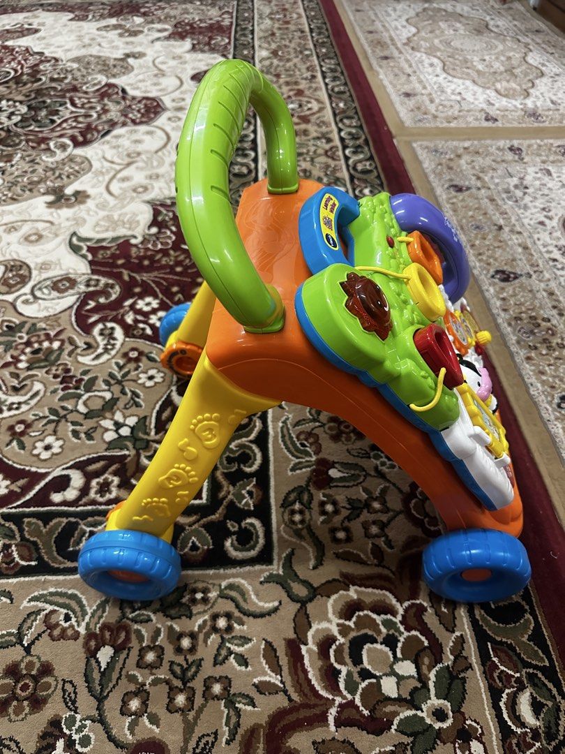 Vtech walker (Category: Infant Playtime) located in Muar. Submitted by nsms91 (Listing ID 1439769822, Image 2). Description: Vtech walker suitable for baby learning to walk. Saya beli ori bukan preloved. Everything masih function. Nak jual sebab anak saya dah tak guna lagi..