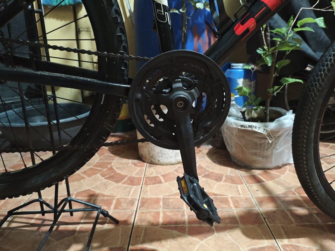 Warrior Mountain Bike - Ready to Ride (Category: Bicycles) located in Manila. Submitted by brightrabbit_747bfc (Listing ID 1439670926, Image 3). Description: 🚲 FOR SALE: Mountain Bike – Ready to Ride! 🔥 ✅ Newly washed / fresh look ✅ Shimano drivetrain ✅ Solid and magandang frame ✅ Smooth gamitin, sasakyan nalang ✅ Good for daily rides, exercise, at long rides ✅ Malinis at well-maintained ✅ Makapal pa gulong Sulit for the price! Perfect pang ser