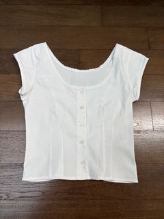 (Category: ) located in . Submitted by capycloset (Listing ID 1439708070, Image 1). Description: .