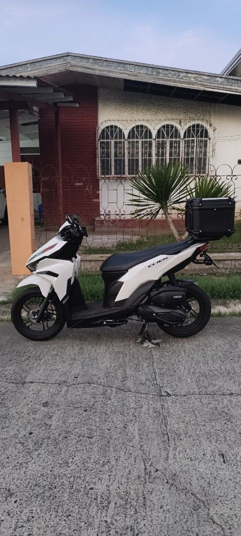 White Honda Click 125i Scooter Motorcycle, Motorbikes, Motorbikes for ...