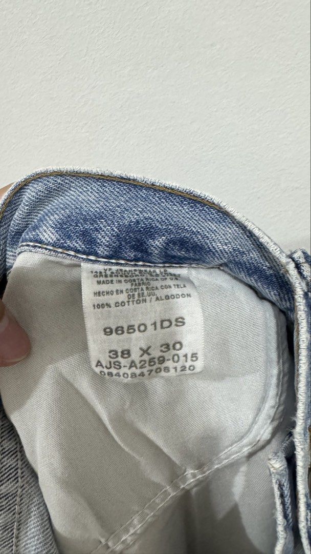 Wrangler 96501DS Jeans 38x30 (Category: Jeans) located in Manila. Submitted by eddy_ramos (Listing ID 1439684334, Image 3). Description: - Wrangler light wash jeans - Classic five-pocket design - Straight leg cut - Issue: holes (will send pics).
