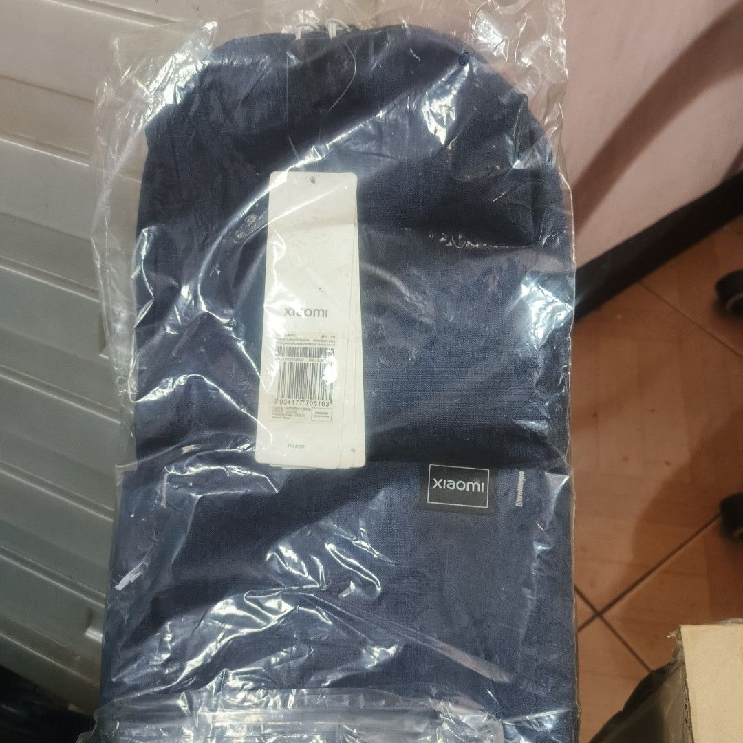 Xiaomi Original Mini Backpack (Category: Backpacks) located in Taguig. Submitted by studio11ph (Listing ID 1439645814, Image 2). Description: Soft and comfortable polyester Unisex/Stylish look Water splash resistant Water Bottle Pocket.