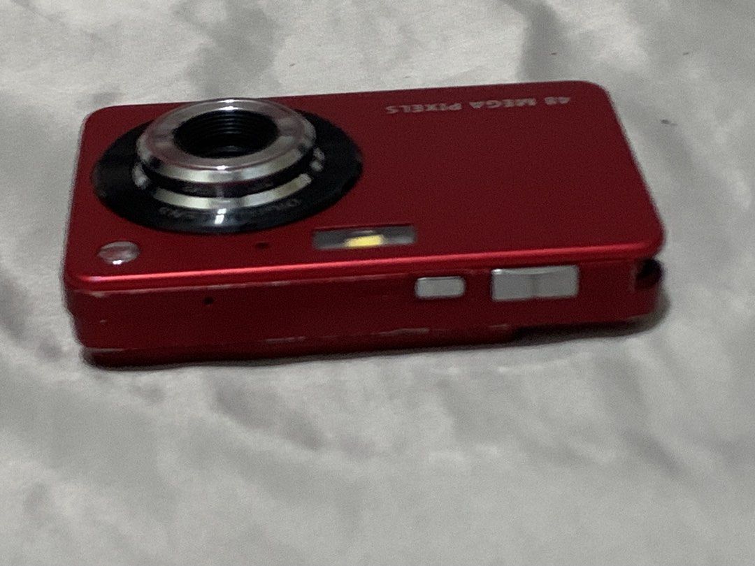 Y2K 48MP Digital Camera | Red (Category: Cameras) located in San Mateo. Submitted by bluhydrangea (Listing ID 1439676330, Image 3). Description: 48 MP Digital Camera Fully working Cosmetic flaws only as seen in photo (paint chips) Message for sample photos for sure buyers.