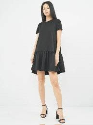 Zara - mini dress with ruflles (Category: Dresses) located in Mandaluyong City. Submitted by hdvvv (Listing ID 1439625339, Image 1). Description: Size Large Rfs: too short for me.