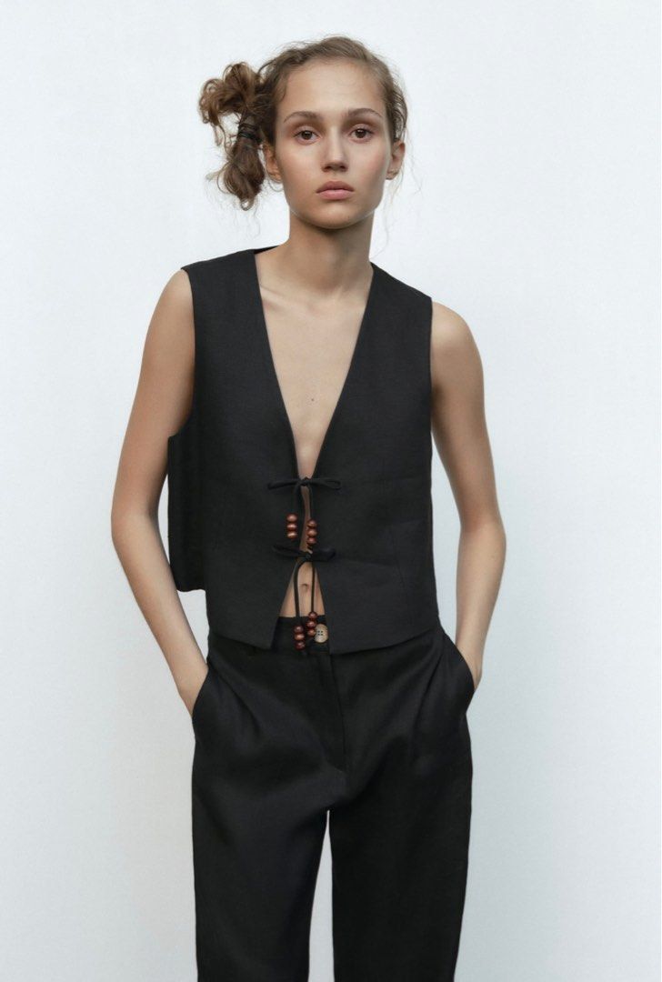 Zara linen Black Vest (Category: Sleeveless) located in Santa Rosa. Submitted by kv_declutter (Listing ID 1439786847, Image 2). Description: - Zara black vest - excellent condition - rfs: decluttering.