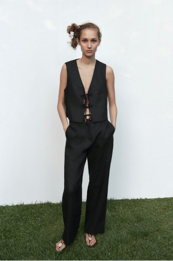 Zara linen Black Vest (Category: Sleeveless) located in Santa Rosa. Submitted by kv_declutter (Listing ID 1439786847, Image 3). Description: - Zara black vest - excellent condition - rfs: decluttering.