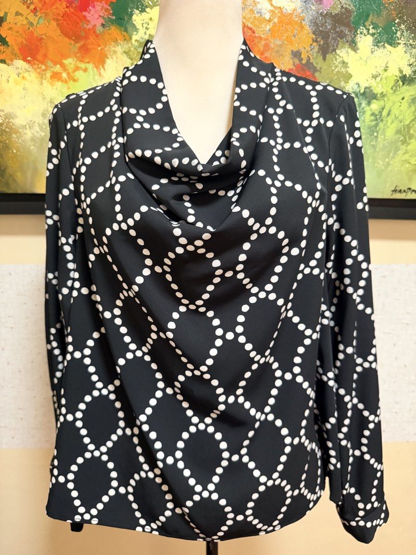 ZARA Long sleeves printed blouse (Category: Longsleeves) located in Muntinlupa City. Submitted by gap0710 (Listing ID 1439705307, Image 1). Description: ZARA Long sleeves printed blouse in satin like fabric. In excellent , like new condition. .