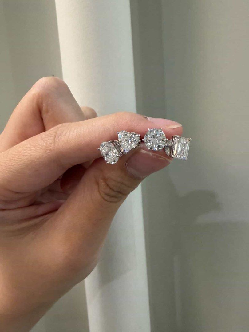 18k 1ct IGI Lab Grown Diamonds (Category: Earrings) located in Pasig City. Submitted by bagplaymnl (Listing ID 1439850548, Image 2). Description: .