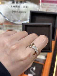 （分類：）位於 。 由 360_Luxury 提交（商品編號 1439885518，圖片 1）。簡介： 。