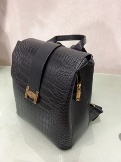 （分類：）位於 。 由 awnfariel 提交（商品編號 1439938869，圖片 1）。簡介： 。