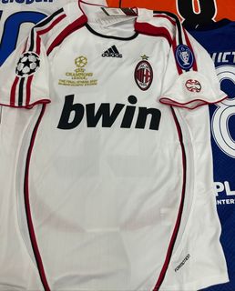 (Category: ) located in . Submitted by calcio_sport_jersey (Listing ID 1439982437, Image 1). Description: .