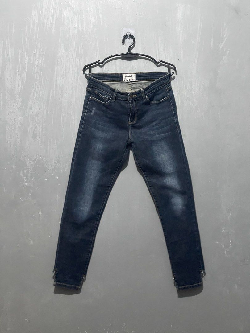 Acne Studios Plain Jeans (Category: Jeans) located in Cabanatuan. Submitted by mac_6288 (Listing ID 1439979255, Image 2). Description: .