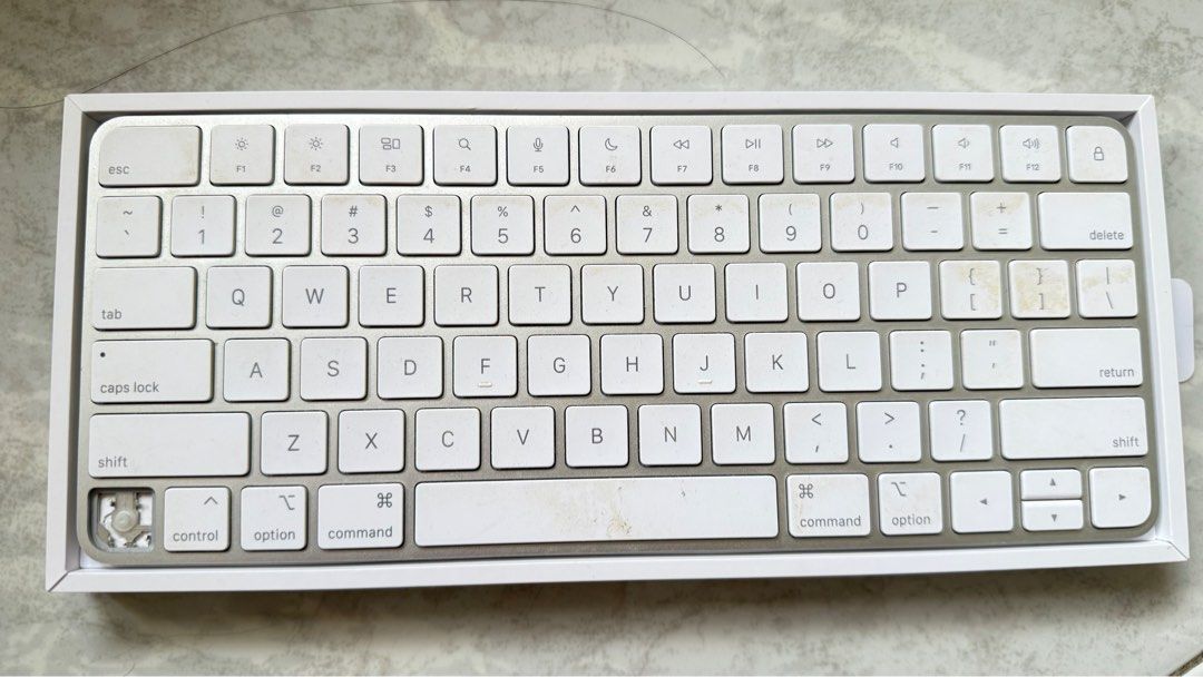 Apple Magic Keyboard - White463715695288002561