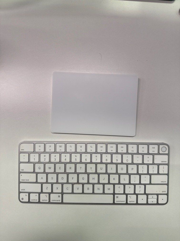 Apple Magic Keyboard and Trackpad463837504104704000