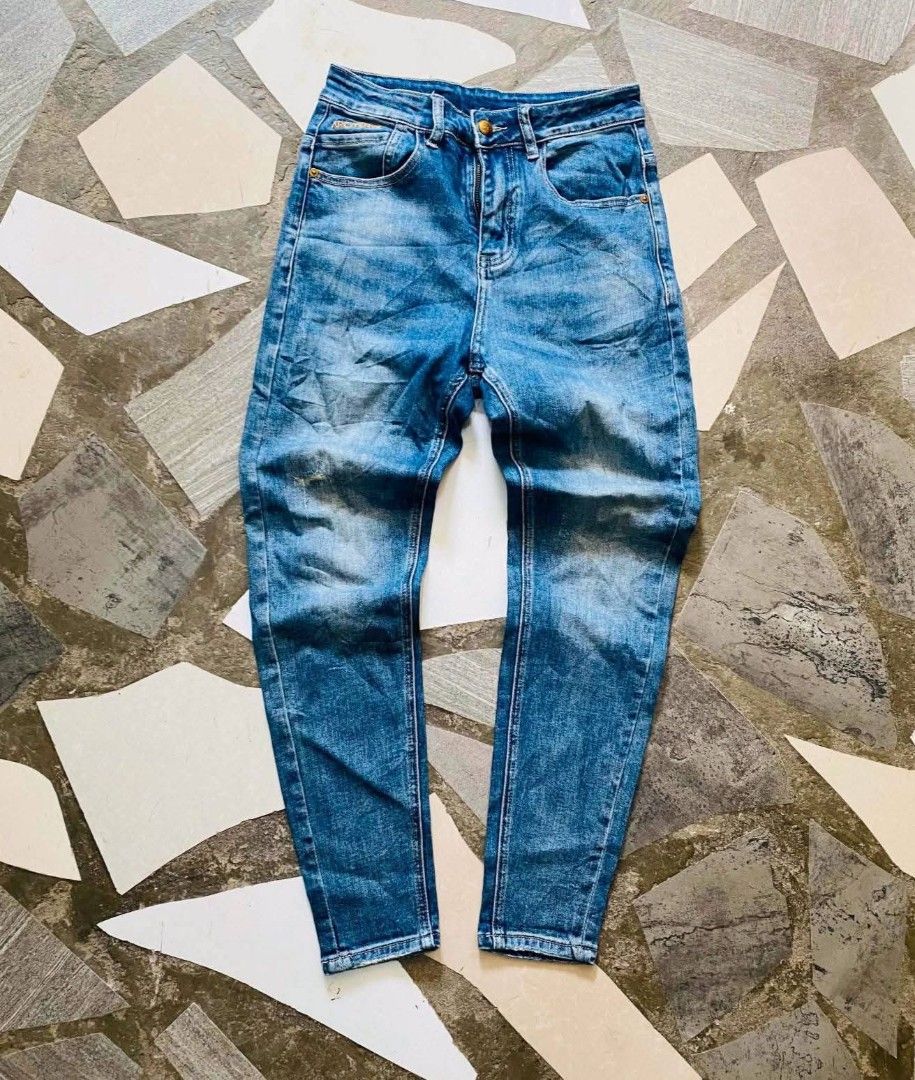 ARC'TERYX PANTS (Category: Jeans) located in General Santos City (Dadiangas). Submitted by xhandees18 (Listing ID 1439926588, Image 1). Description: size:W30-31/L38 STRECHABLE condition;Exclent color rate:9.7/10 issue:none.