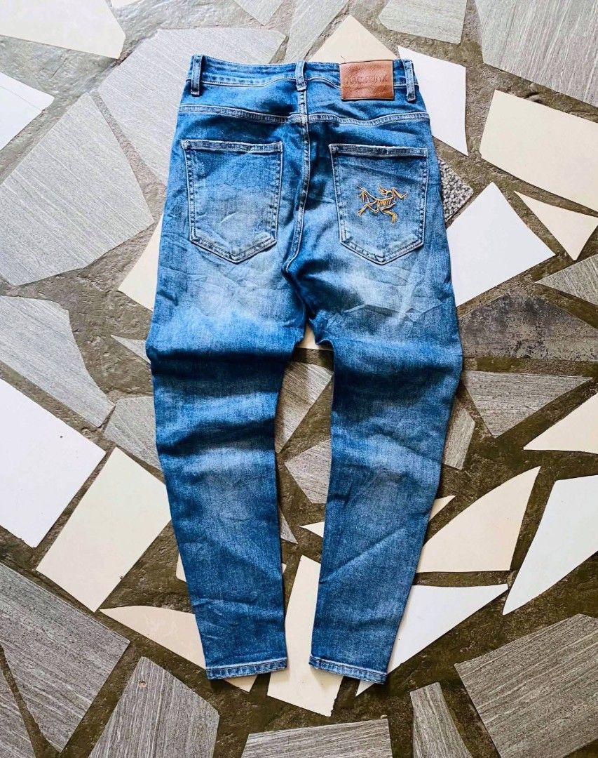 ARC'TERYX PANTS (Category: Jeans) located in General Santos City (Dadiangas). Submitted by xhandees18 (Listing ID 1439926588, Image 2). Description: size:W30-31/L38 STRECHABLE condition;Exclent color rate:9.7/10 issue:none.
