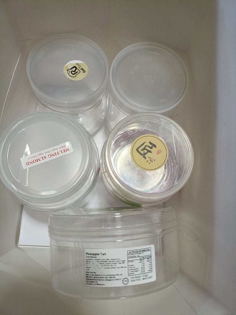 Assorted Empty Plastic Containers463778980677570561