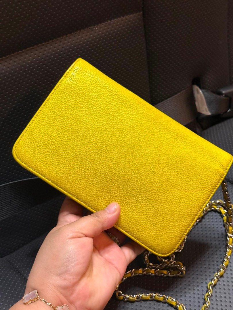Authentic Chanel (Category: Luxury Bags & Wallets) located in Manila. Submitted by chloe_luxuries (Listing ID 1439835553, Image 2). Description: Guaranteed Original Chanel Woc caviar Holo intact still in good condition but need cleaning No more inclusion bag only Pm for those interested.