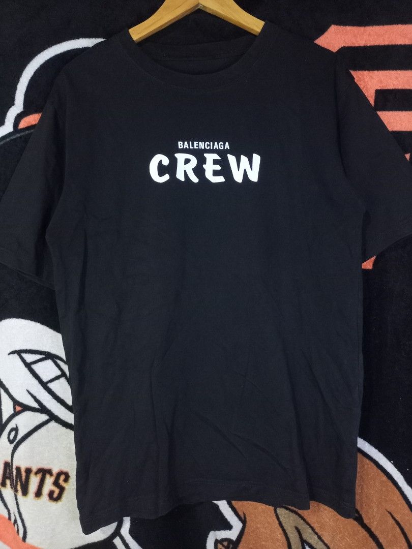 Balenciaga Crew T-shirt (Category: Tshirts & Polo Shirts ) located in Castilla. Submitted by stignapamorma (Listing ID 1439817495, Image 1). Description: Luxury Brand Thrifted Tshirt Size - 19.5x29.5 Condition - Excellent Color Rate - 9/10 Issue - None Price - 650+SF.