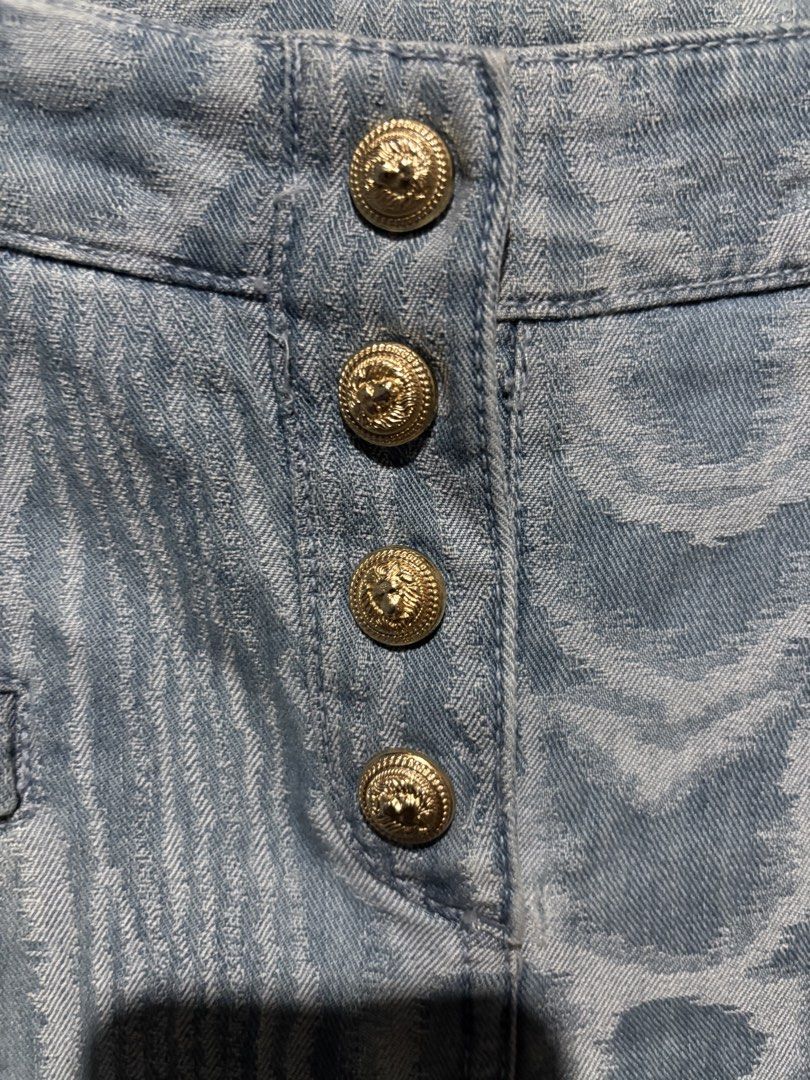 Balmain Jeans with Gold Details (Category: Luxury Apparel) located in Lopez. Submitted by thrift.ni.roms22 (Listing ID 1439818063, Image 3). Description: - Balmain jeans - Unique pattern - Gold-toned button and zipper details - Ankle zippers - Button fly - Sizes: S-30-31, L-37 - Two front and two back pockets.