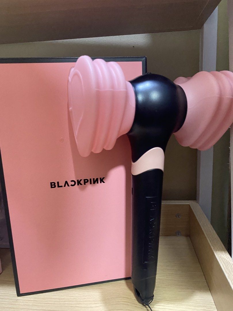 BLACKPINK OFFICIAL LIGHT STICK SPECIAL EDITION (Category: Everything Else Others) located in Manila. Submitted by y0loe (Listing ID 1439938197, Image 2). Description: Used once Official Bought at the concert venue itself Good condition Issue: Just a slight rip in the upper part of box (rip is not longer than an inch).