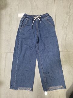 (Category: ) located in . Submitted by xuanella (Listing ID 1439941141, Image 1). Description: .