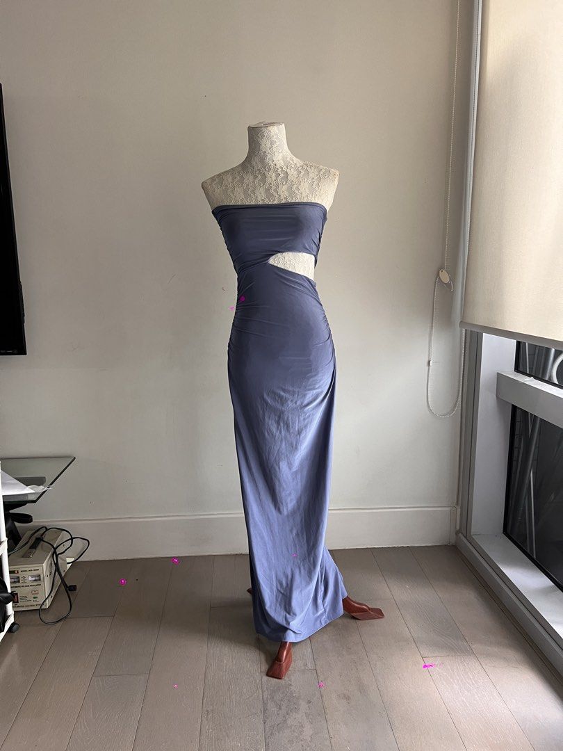 Blue Tie-Dye Strapless Dress (Category: Dresses) located in Makati City. Submitted by secondmuse_ (Listing ID 1439865317, Image 2). Description: .