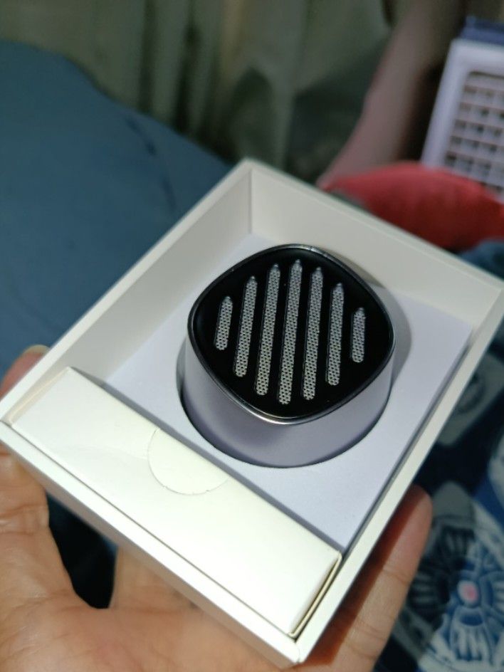 Bluetooth hifuture mega s mini speaker silver color (Category: Soundbars, Speakers & Amplifiers) located in Quezon City. Submitted by kristal68 (Listing ID 1433059751, Image 3). Description: Great crisp sound.