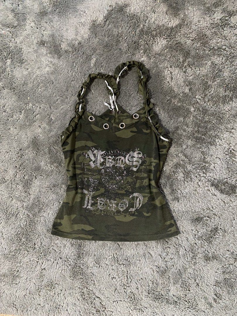 Bundle of 3 Graphic Tees - Pink, Camo, Cream (Category: Shirts) located in Aloran. Submitted by free_marynette (Listing ID 1439961602, Image 2). Description: - Bundle of 3 graphic t-shirts - Includes: Pink tee with cross design - Includes: Green camouflage tank top with edgy detailing - Includes: Cream v-neck tee with butterfly and wing graphic - Perfect for adding a unique touch to your casual wardrobe.