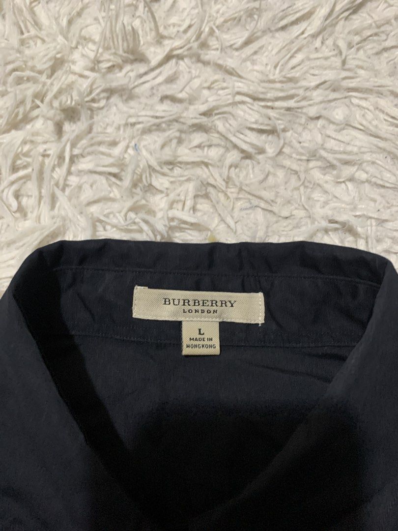 Burberry (Category: Longsleeves) located in Cebu City. Submitted by thriftsh1t.ph (Listing ID 1439869610, Image 3). Description: .