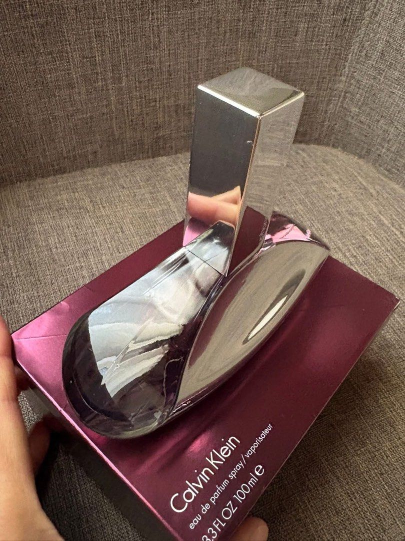 Calvin Klein Euphoria Eau de Parfum Spray 100ml (Category: Fragrance & Deodorants) located in Taguig. Submitted by dwaynegonz69 (Listing ID 1439902251, Image 2). Description: - Authentic Calvin Klein Euphoria Eau de Parfum - 100ml spray bottle - Unique, eye-catching design - Shimmering magenta box - Sophisticated scent for any occasion.