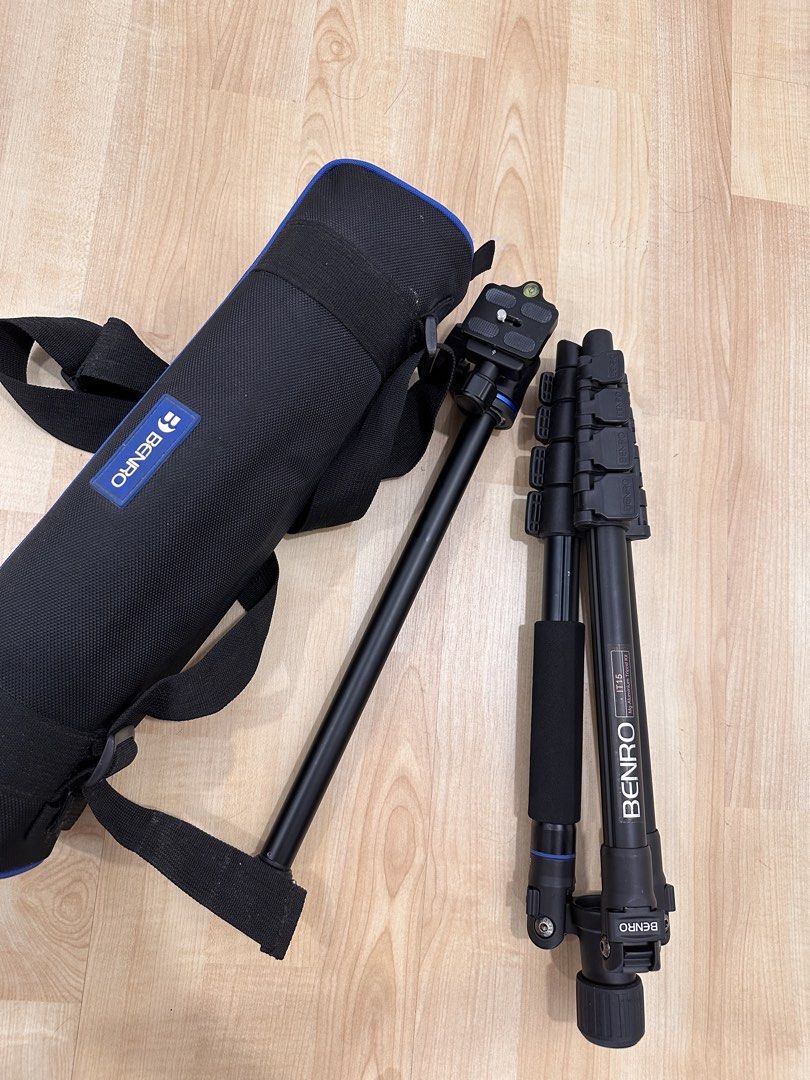 Camera stand (Category: Cameras) located in Georgetown. Submitted by jvvvjvvv (Listing ID 1439823607, Image 1). Description: .